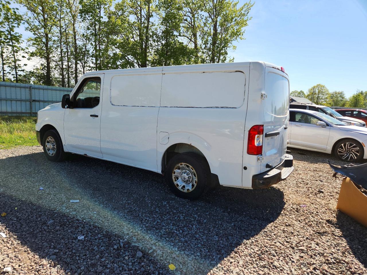 2017 NISSAN NV
