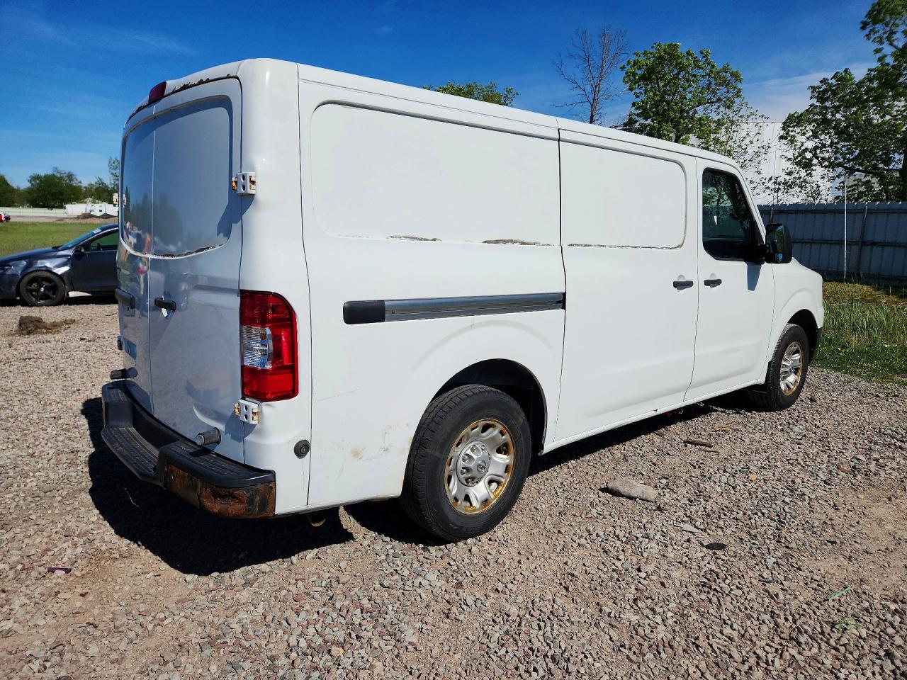 2017 NISSAN NV