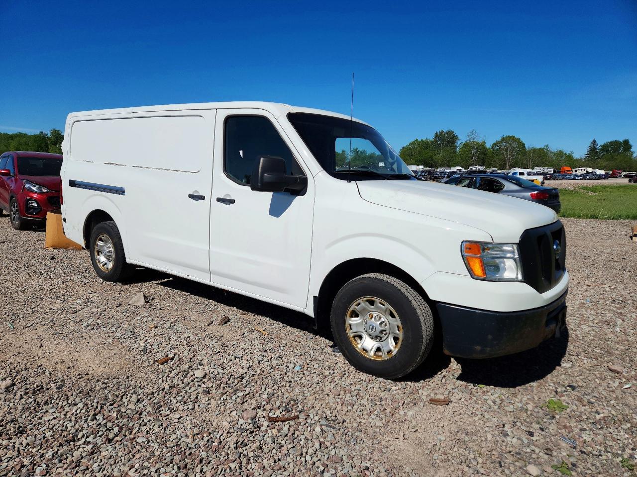 2017 NISSAN NV