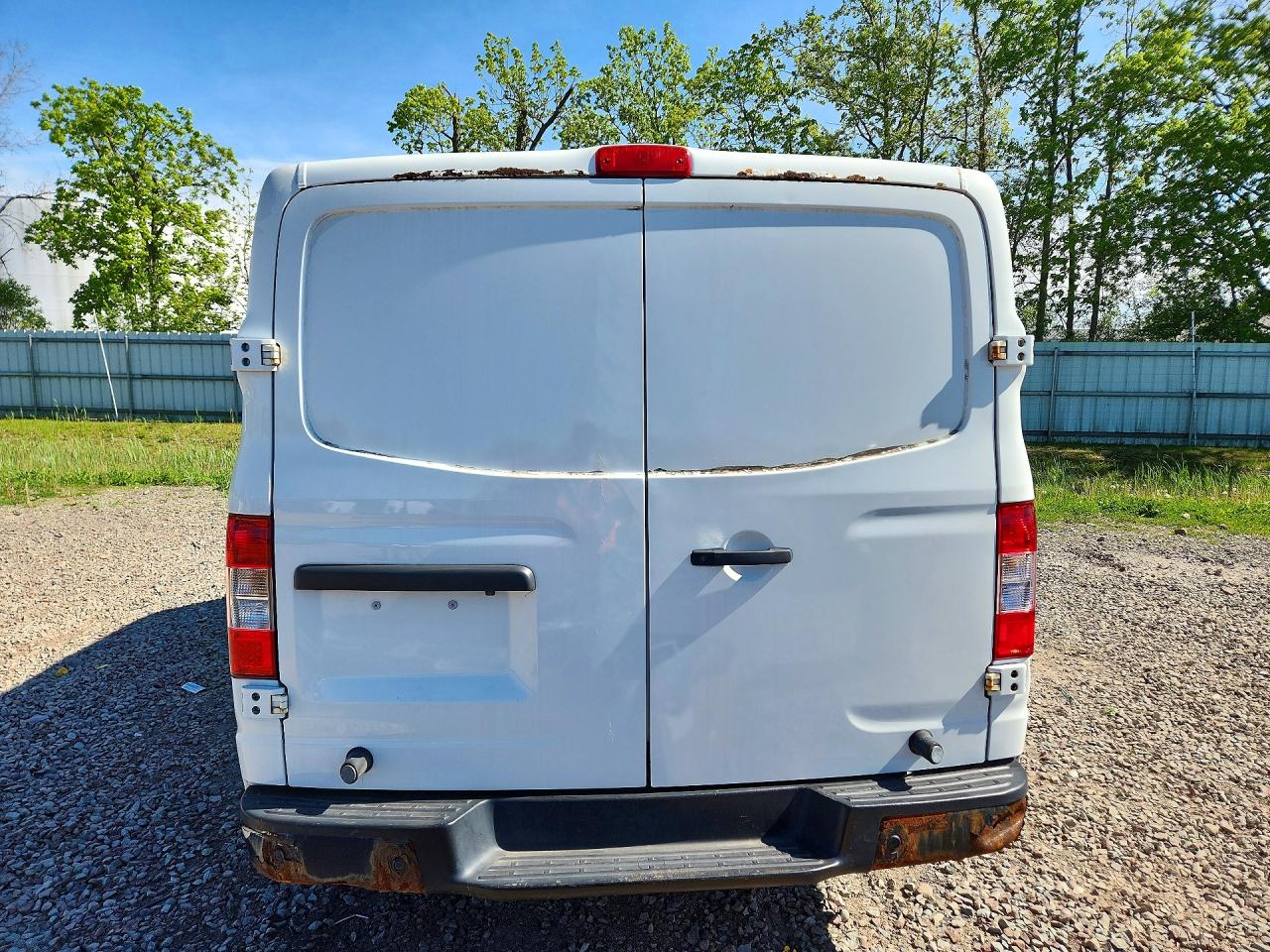 2017 NISSAN NV