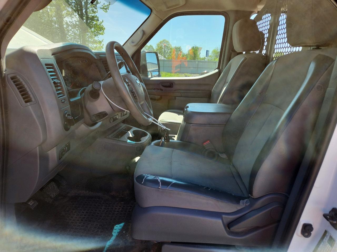2017 NISSAN NV