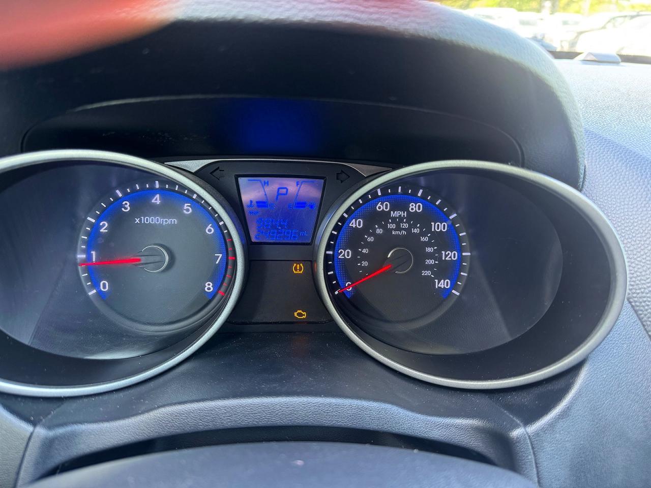 2012 HYUNDAI TUCSON