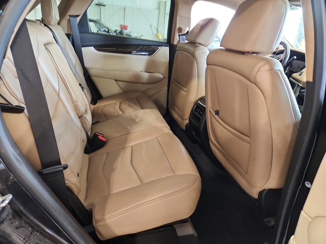 2017 CADILLAC XT5