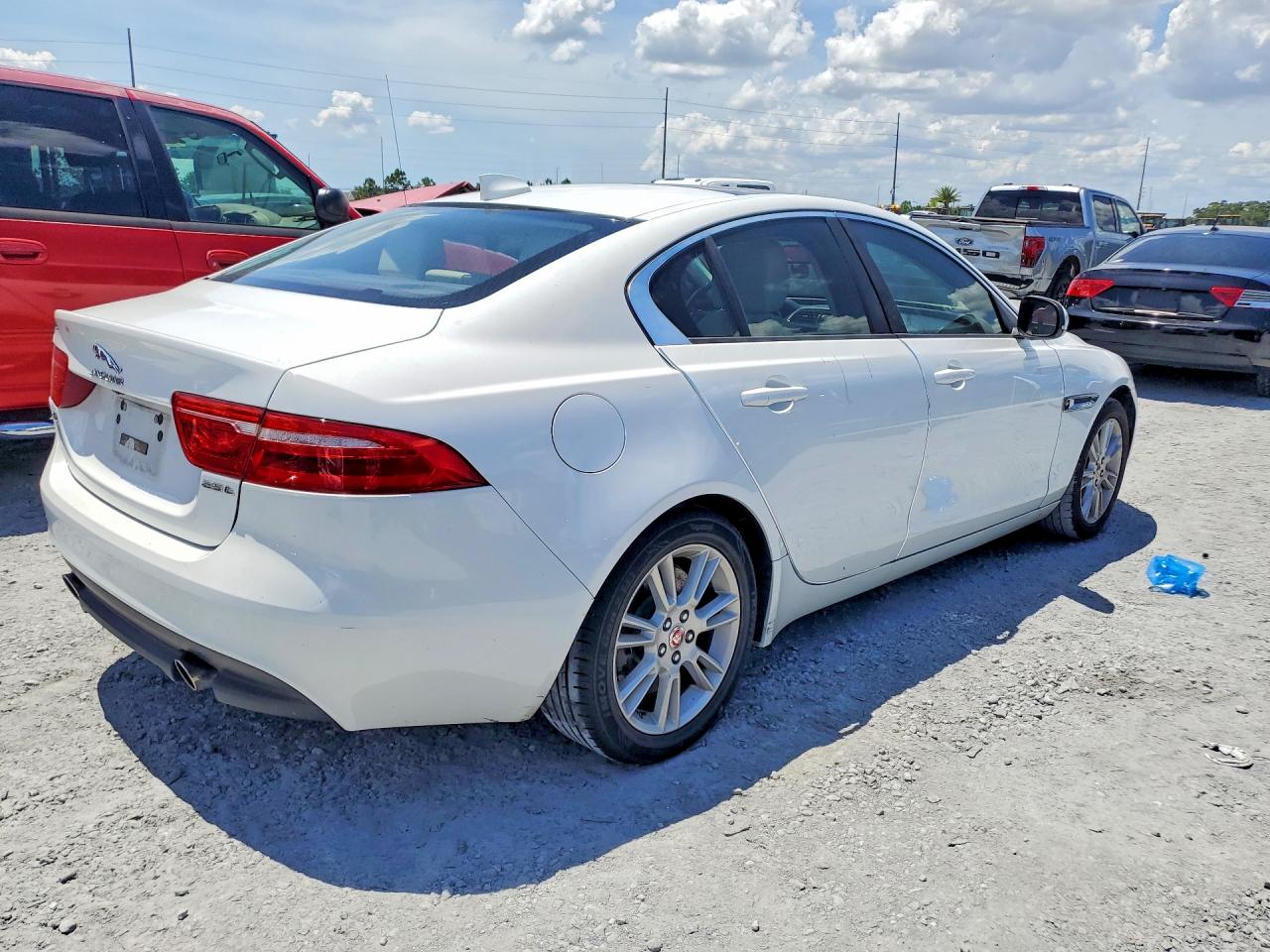 2017 JAGUAR XE