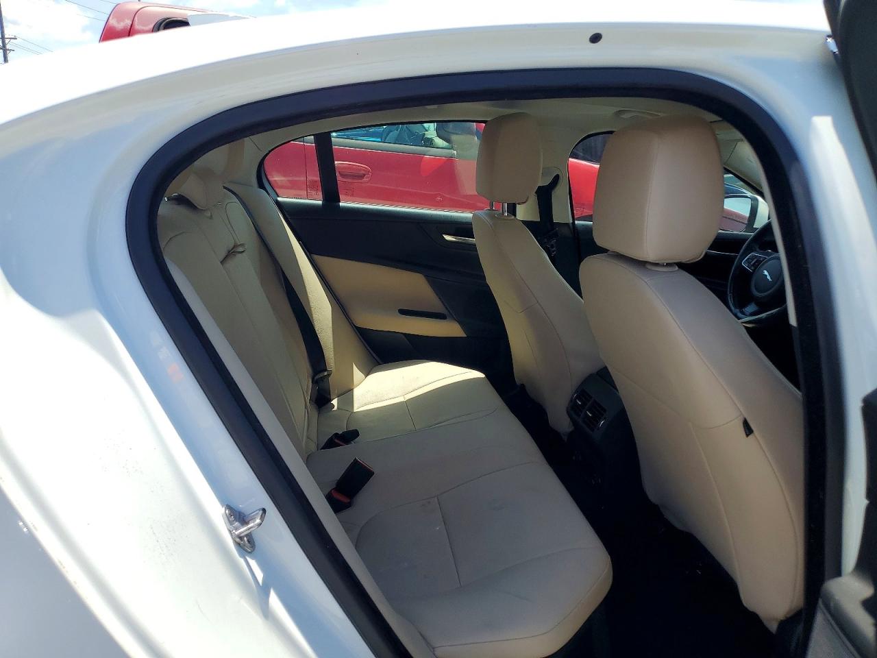 2017 JAGUAR XE