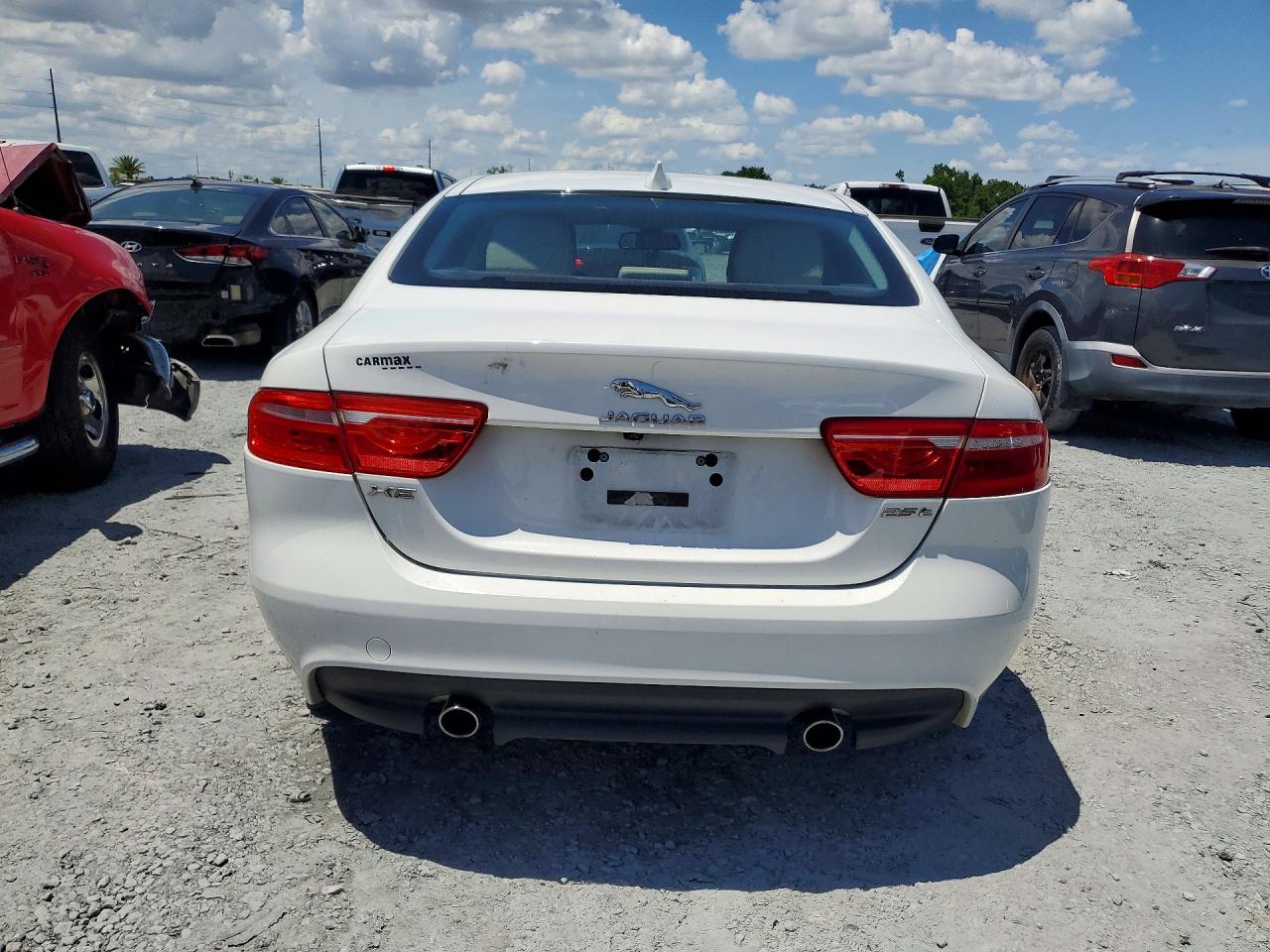 2017 JAGUAR XE