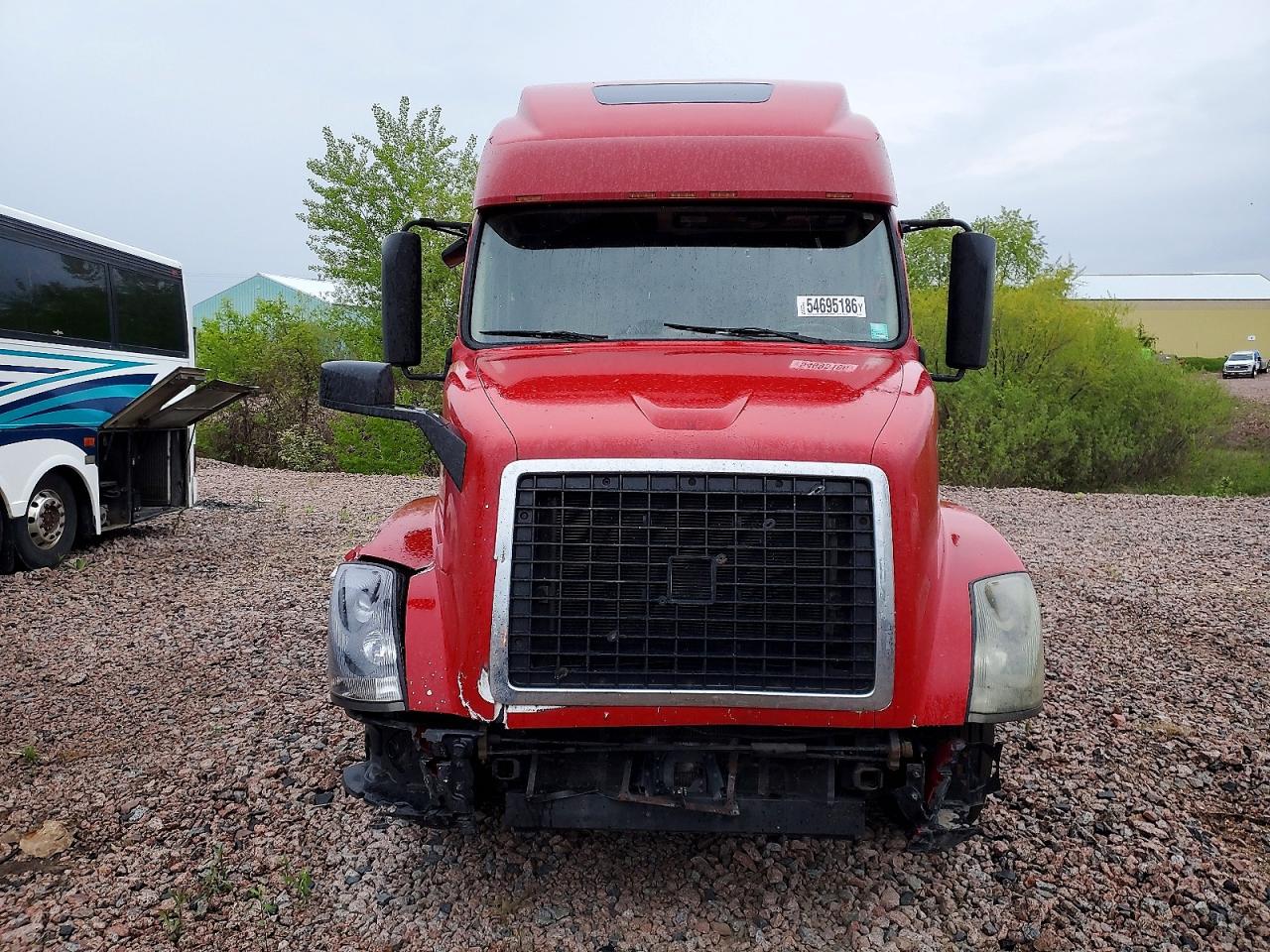 2016 VOLVO VN