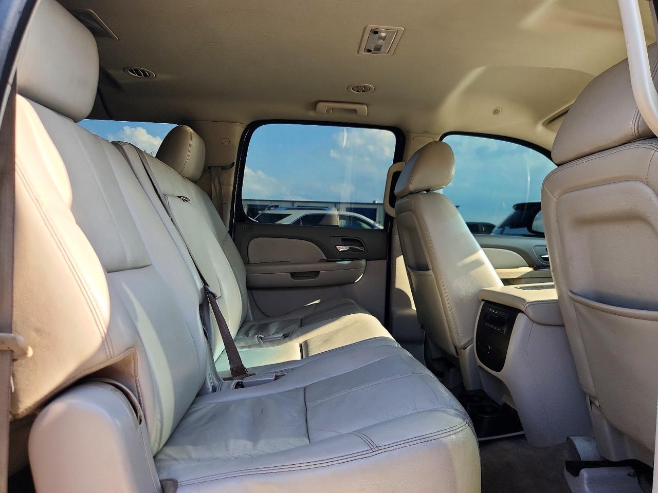 2014 CHEVROLET SUBURBAN