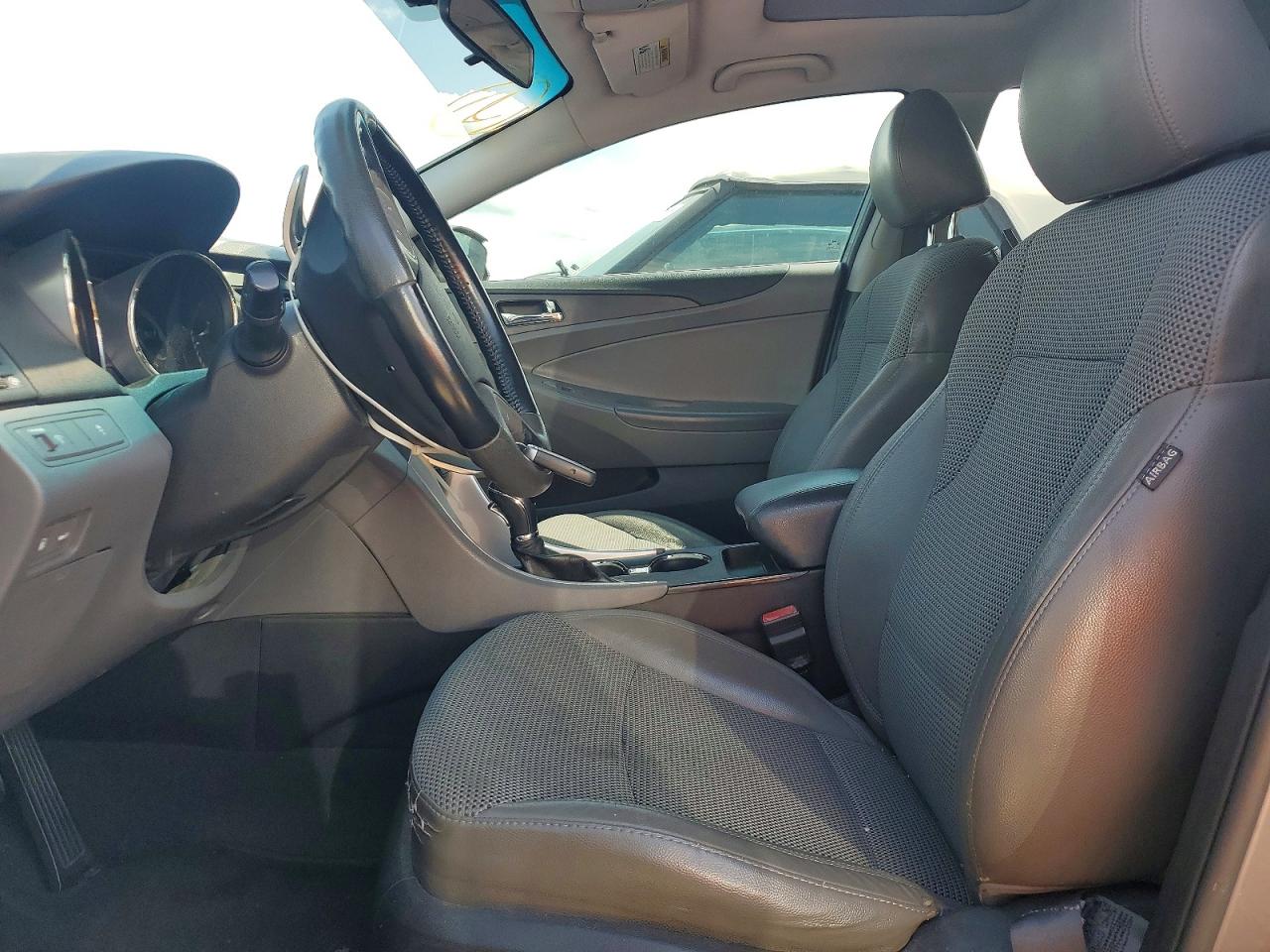 2011 HYUNDAI SONATA