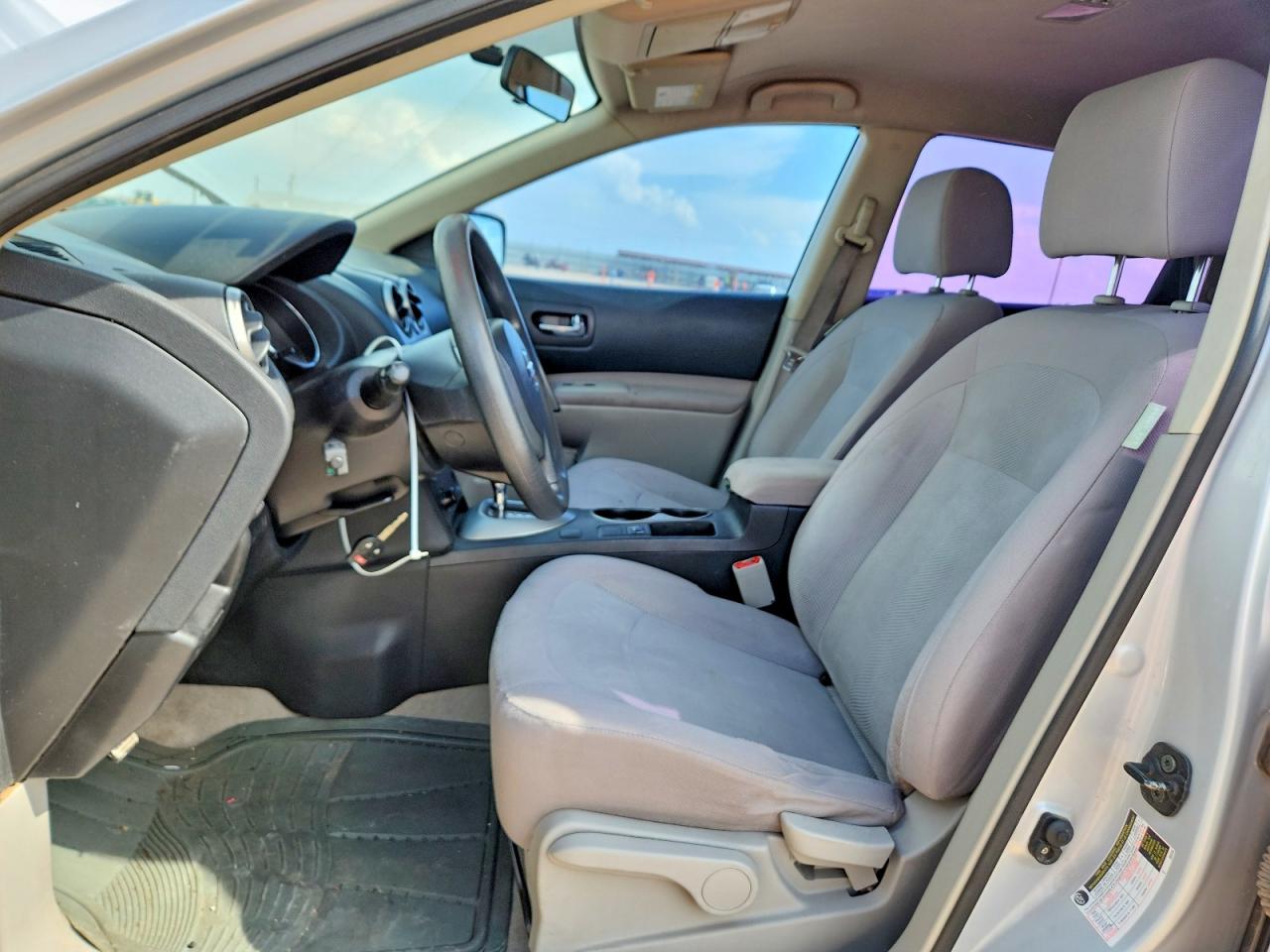2014 NISSAN ROGUE