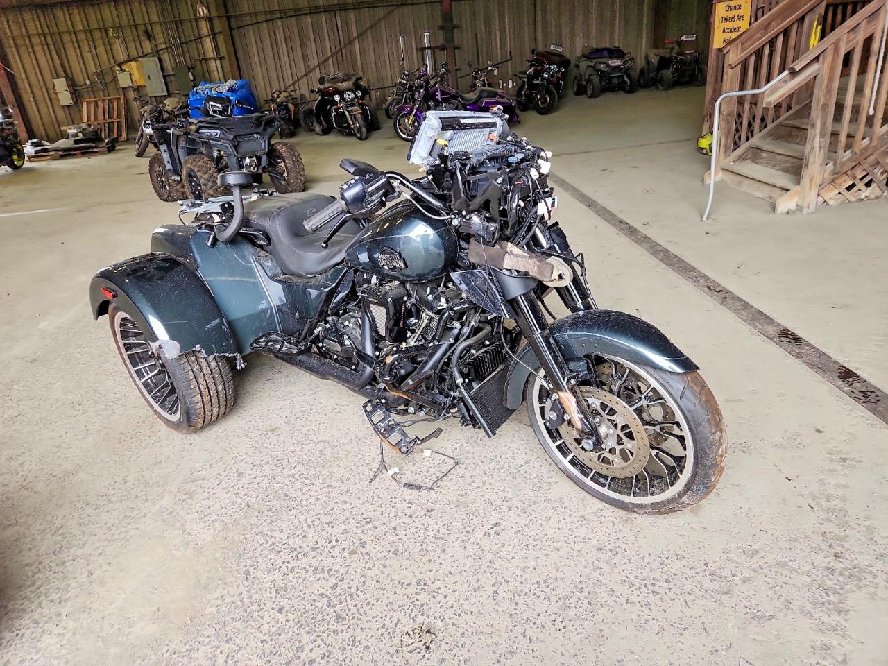 2026 HARLEY DAVIDSON FLHLT