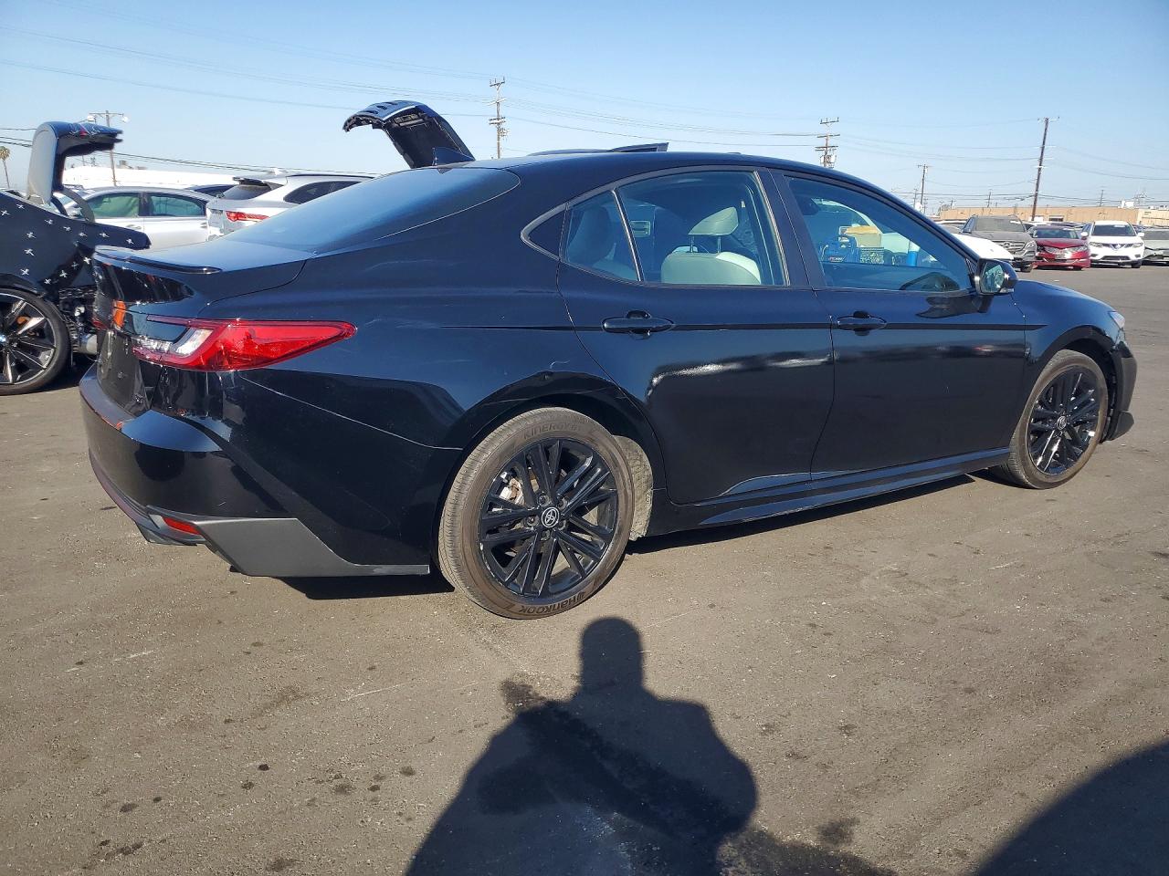 2025 TOYOTA CAMRY