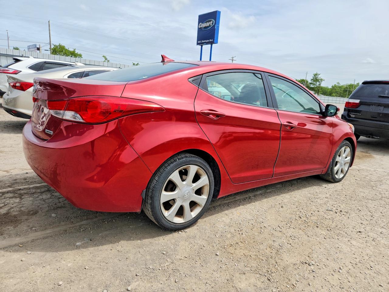 2013 HYUNDAI ELANTRA