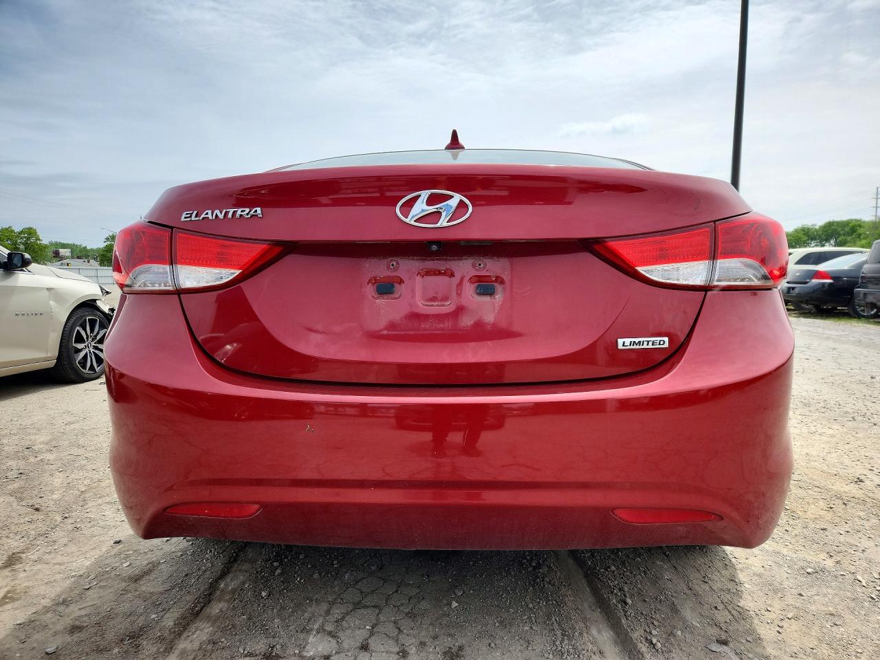 2013 HYUNDAI ELANTRA