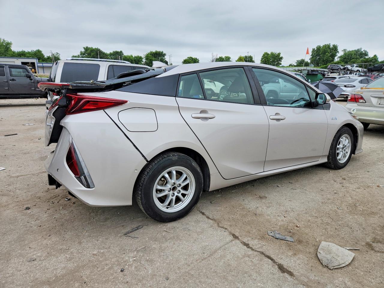 2022 TOYOTA PRIUS
