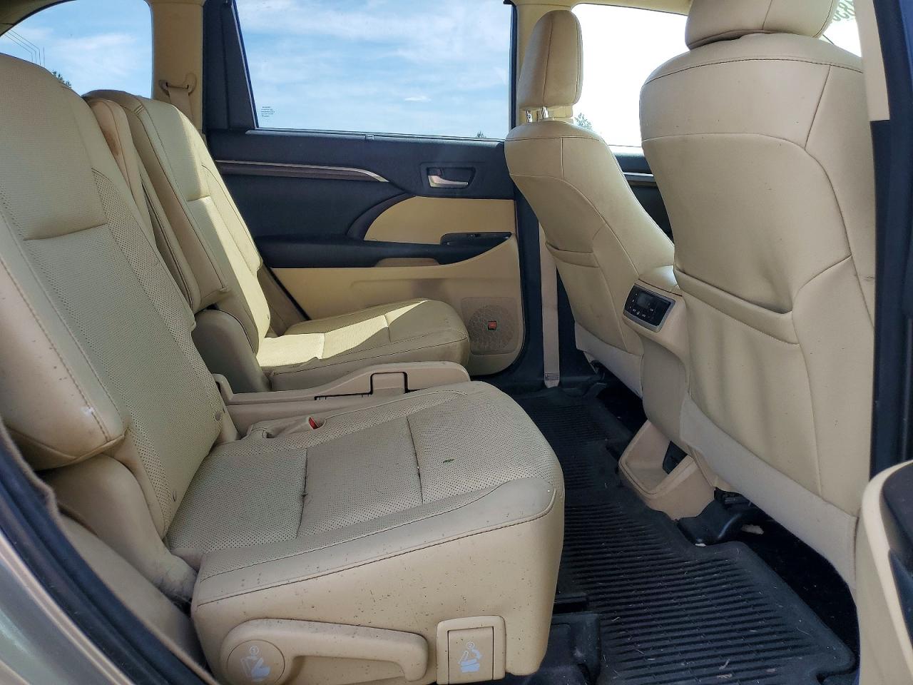 2014 TOYOTA HIGHLANDER