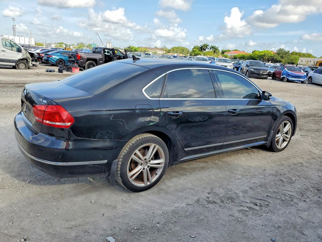 2014 VOLKSWAGEN PASSAT