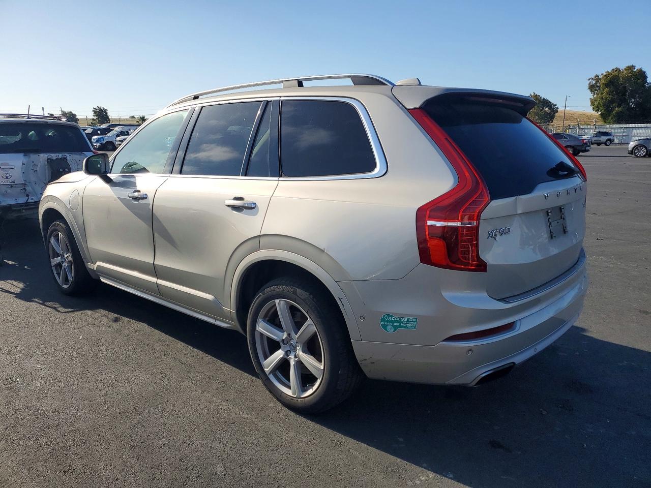 2016 VOLVO XC90