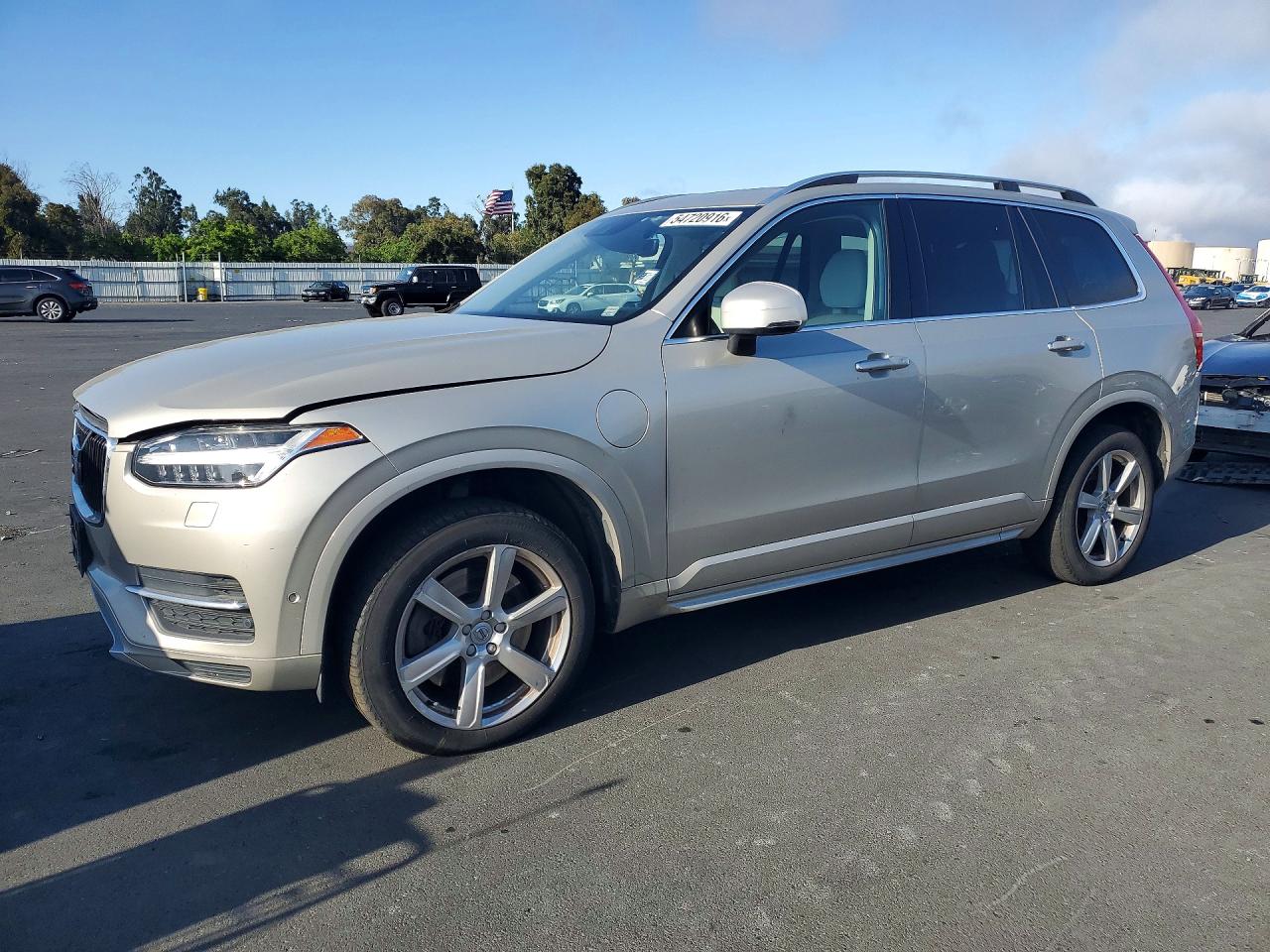2016 VOLVO XC90