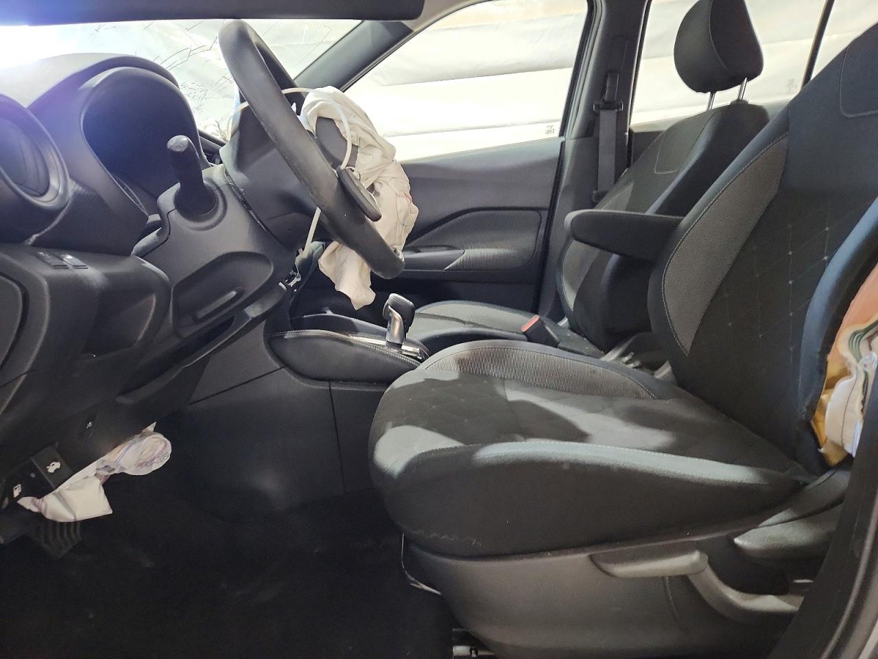2019 NISSAN KICKS