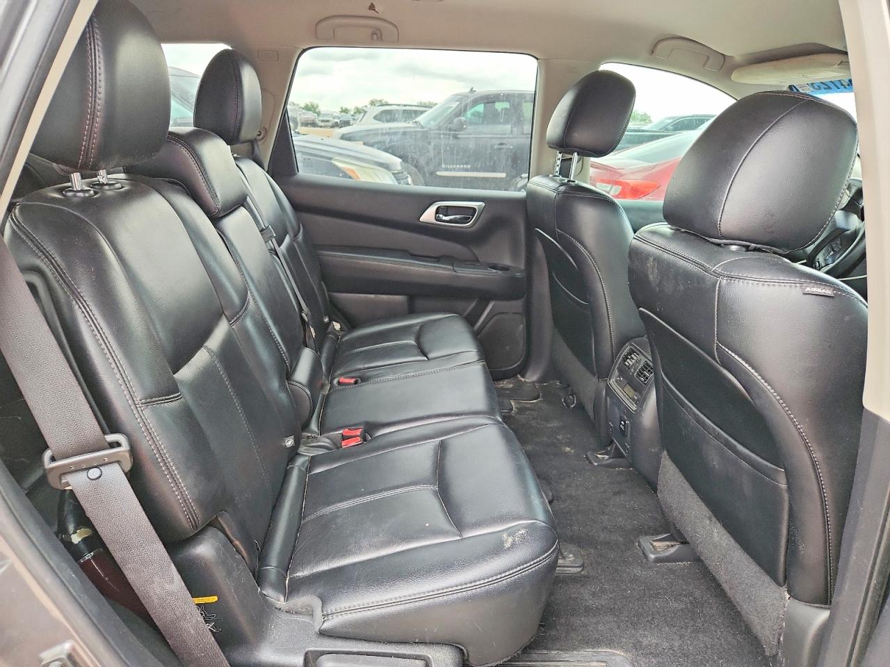 2016 NISSAN PATHFINDER