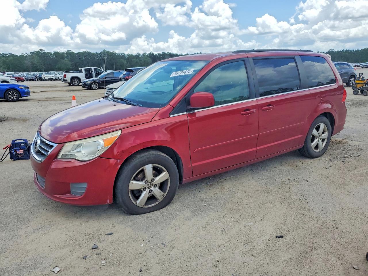 2011 VOLKSWAGEN ROUTAN