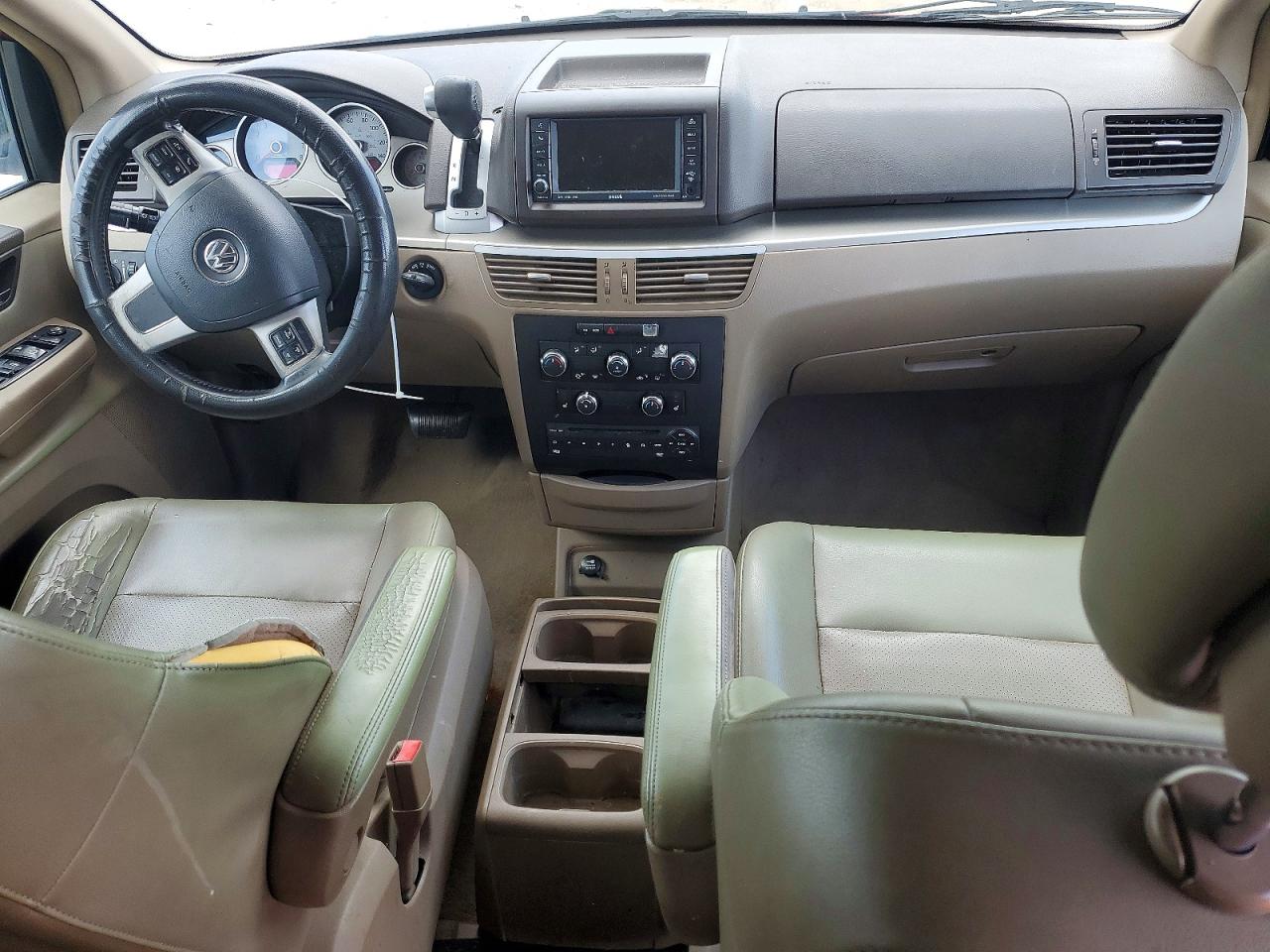 2011 VOLKSWAGEN ROUTAN