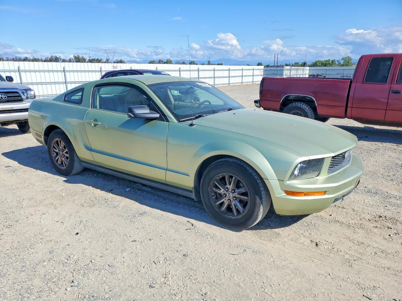 2005 FORD MUSTANG