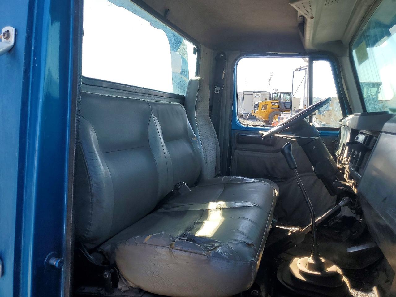 1998 INTERNATIONAL 4000 SERIE