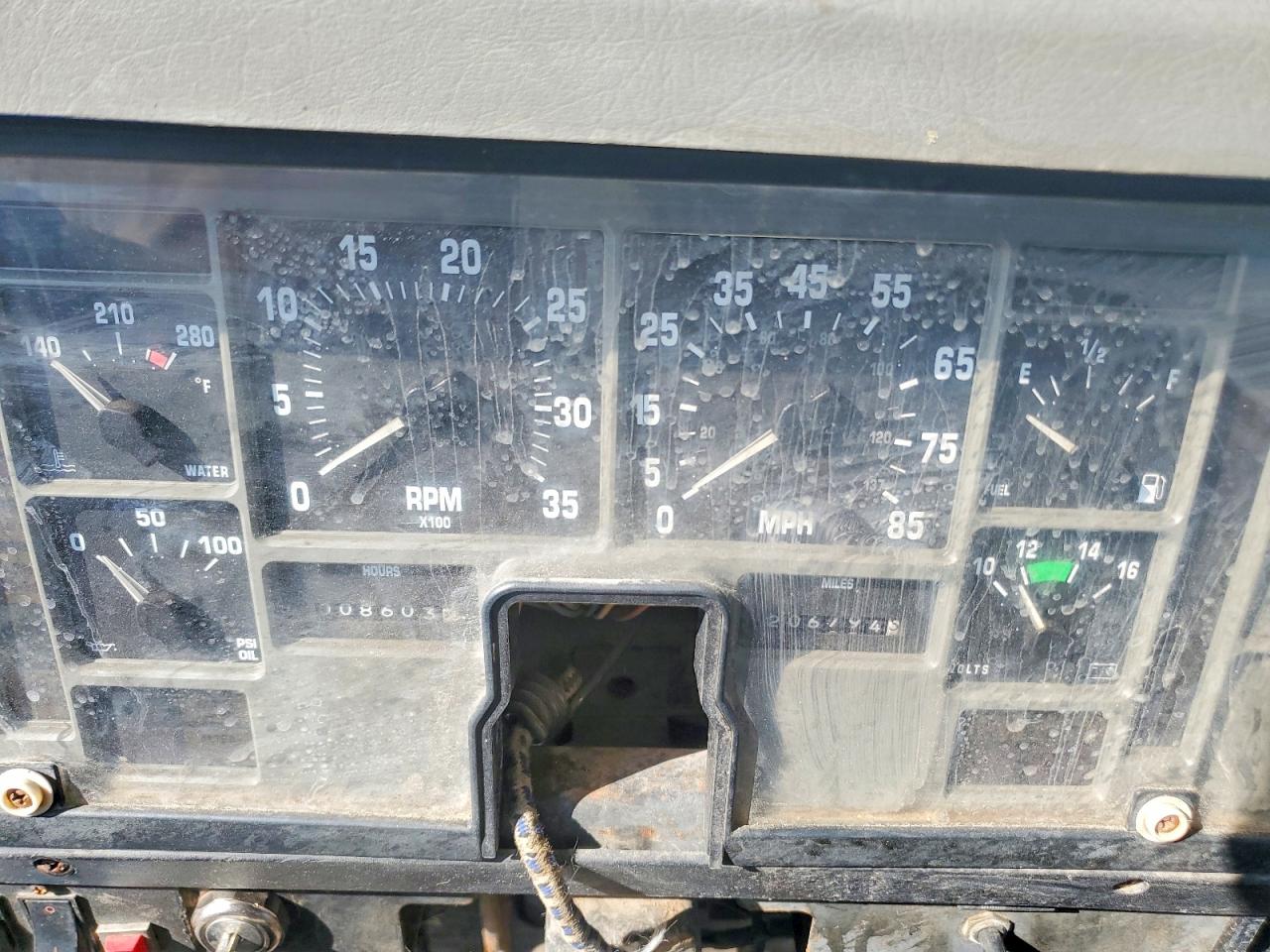 1998 INTERNATIONAL 4000 SERIE