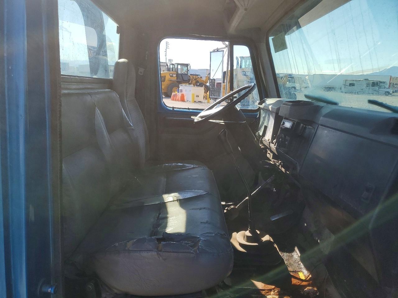 1998 INTERNATIONAL 4000 SERIE