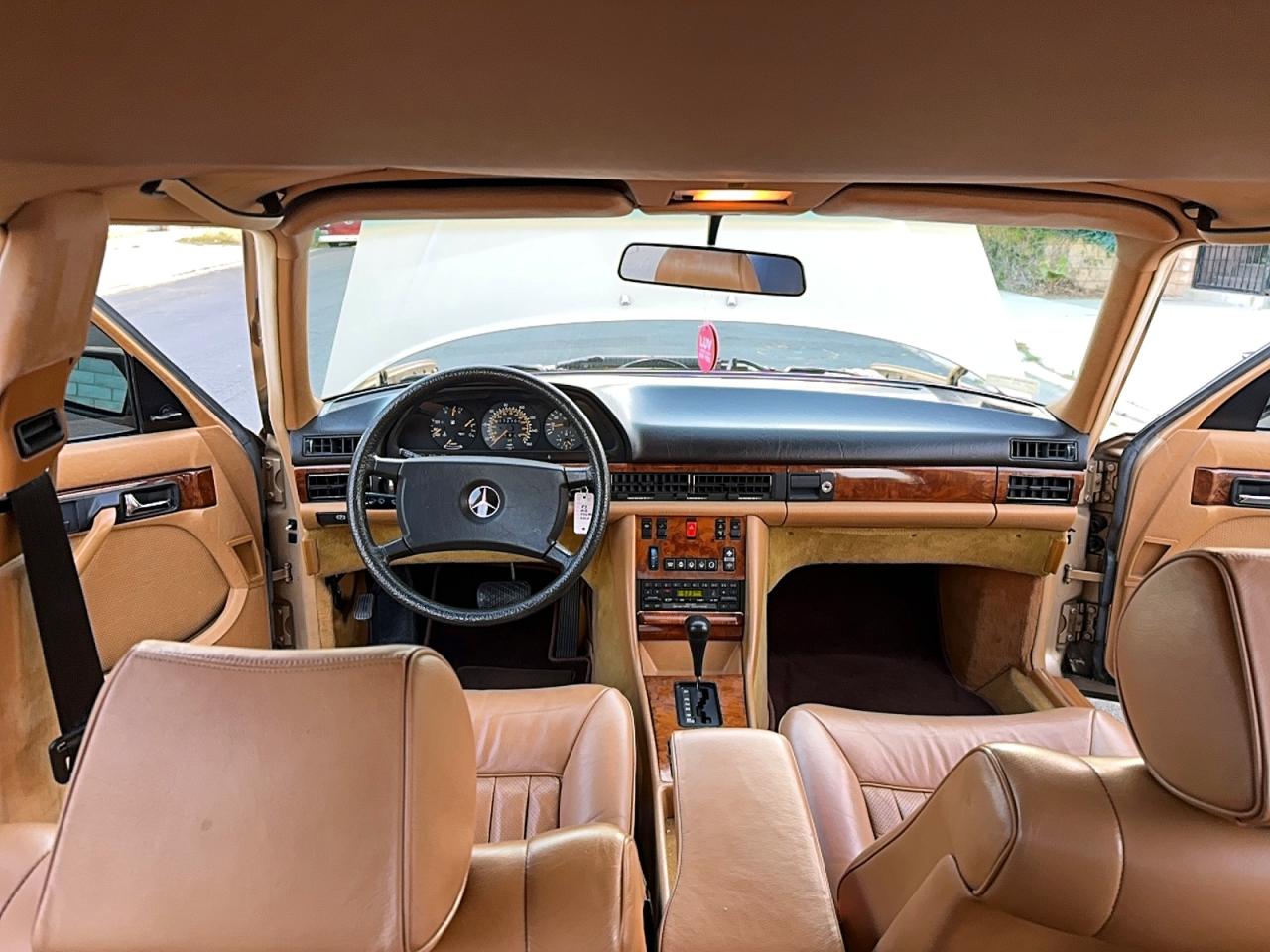 1983 MERCEDES-BENZ 380-CLASS