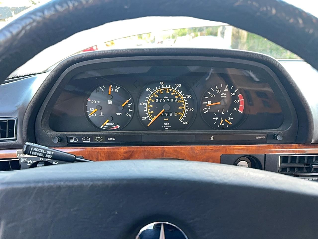1983 MERCEDES-BENZ 380-CLASS