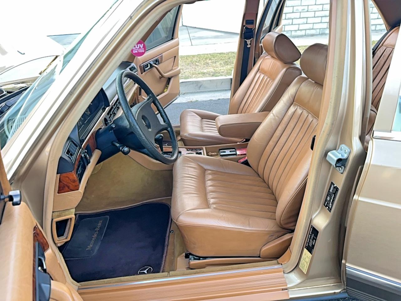 1983 MERCEDES-BENZ 380-CLASS