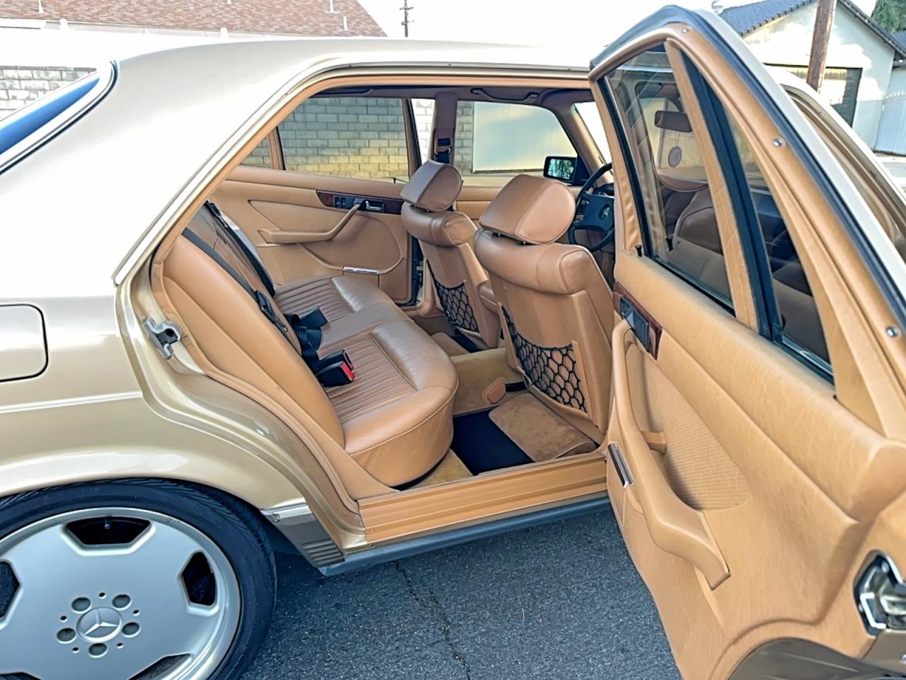 1983 MERCEDES-BENZ 380-CLASS