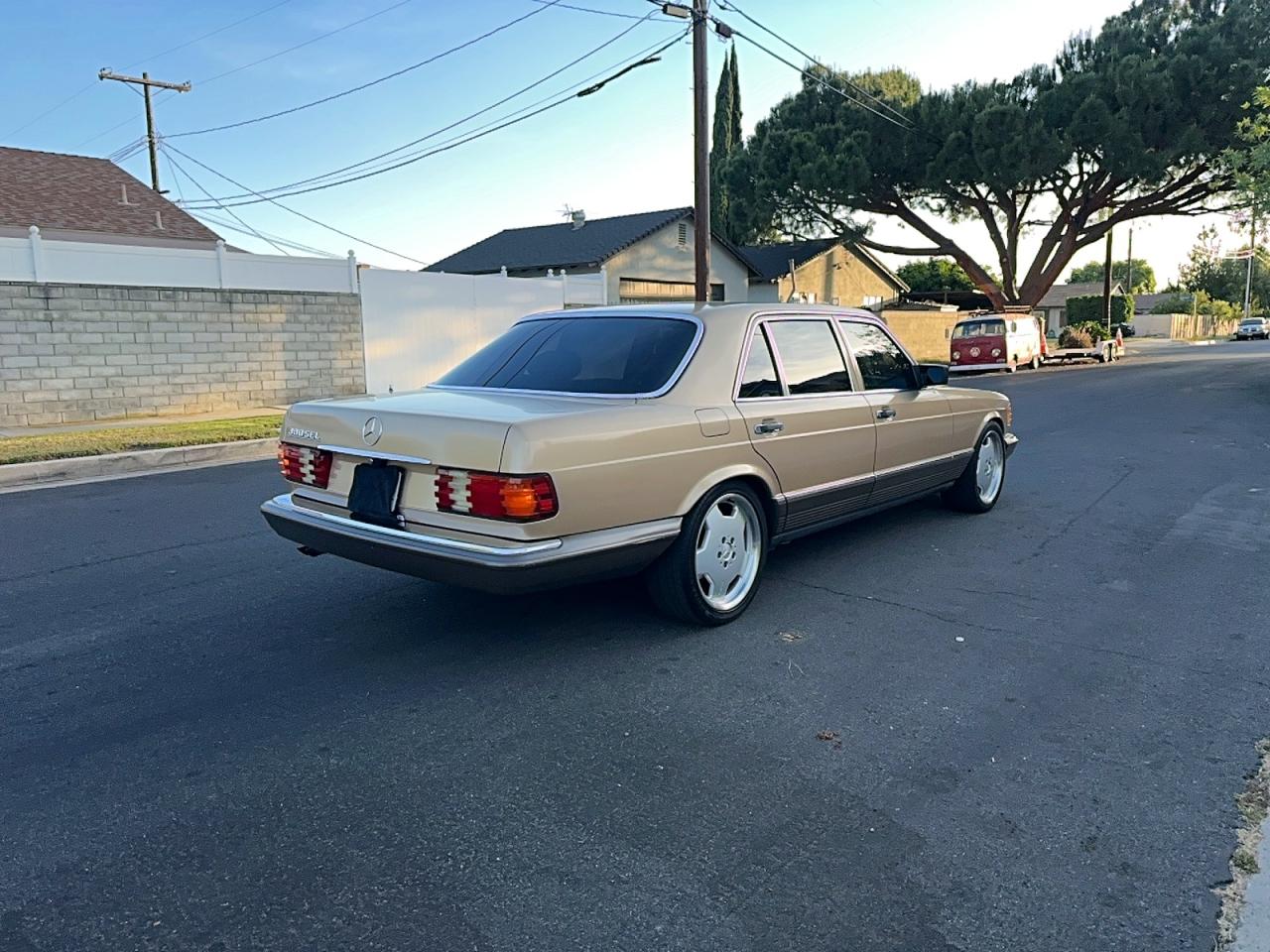 1983 MERCEDES-BENZ 380-CLASS