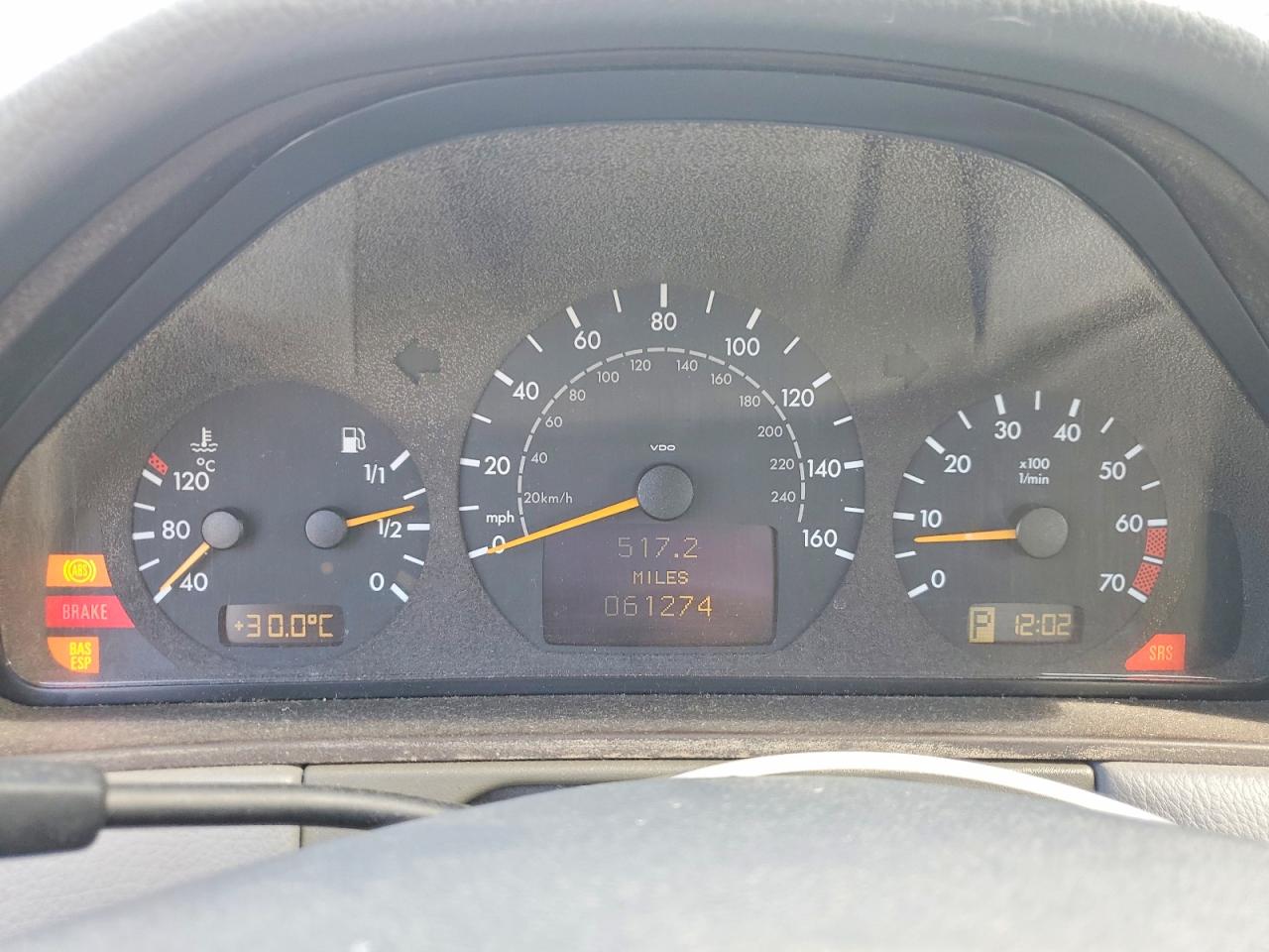 2000 MERCEDES-BENZ E-CLASS