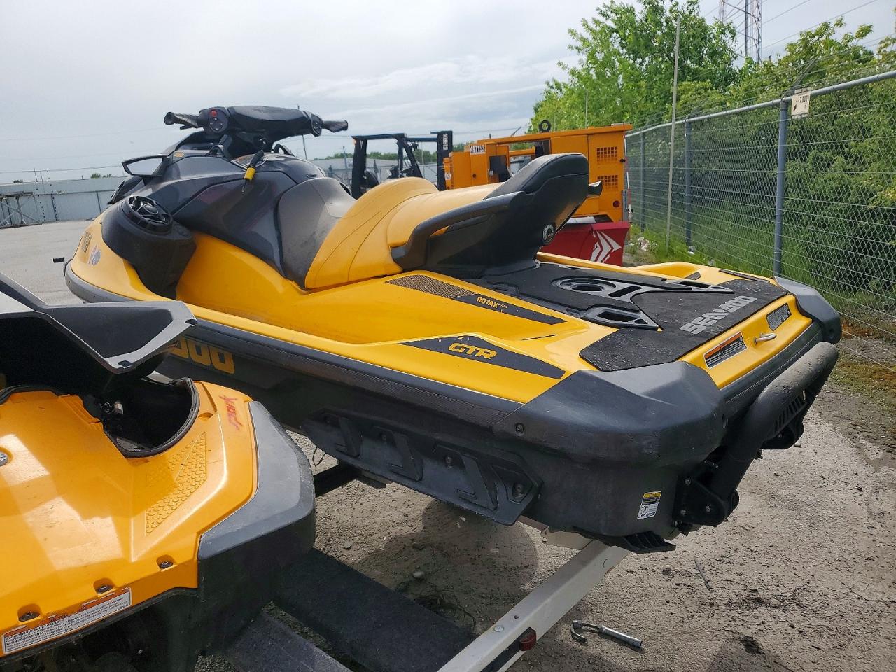 2022 SEA DOO