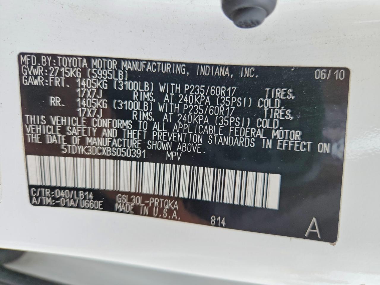 2011 TOYOTA SIENNA