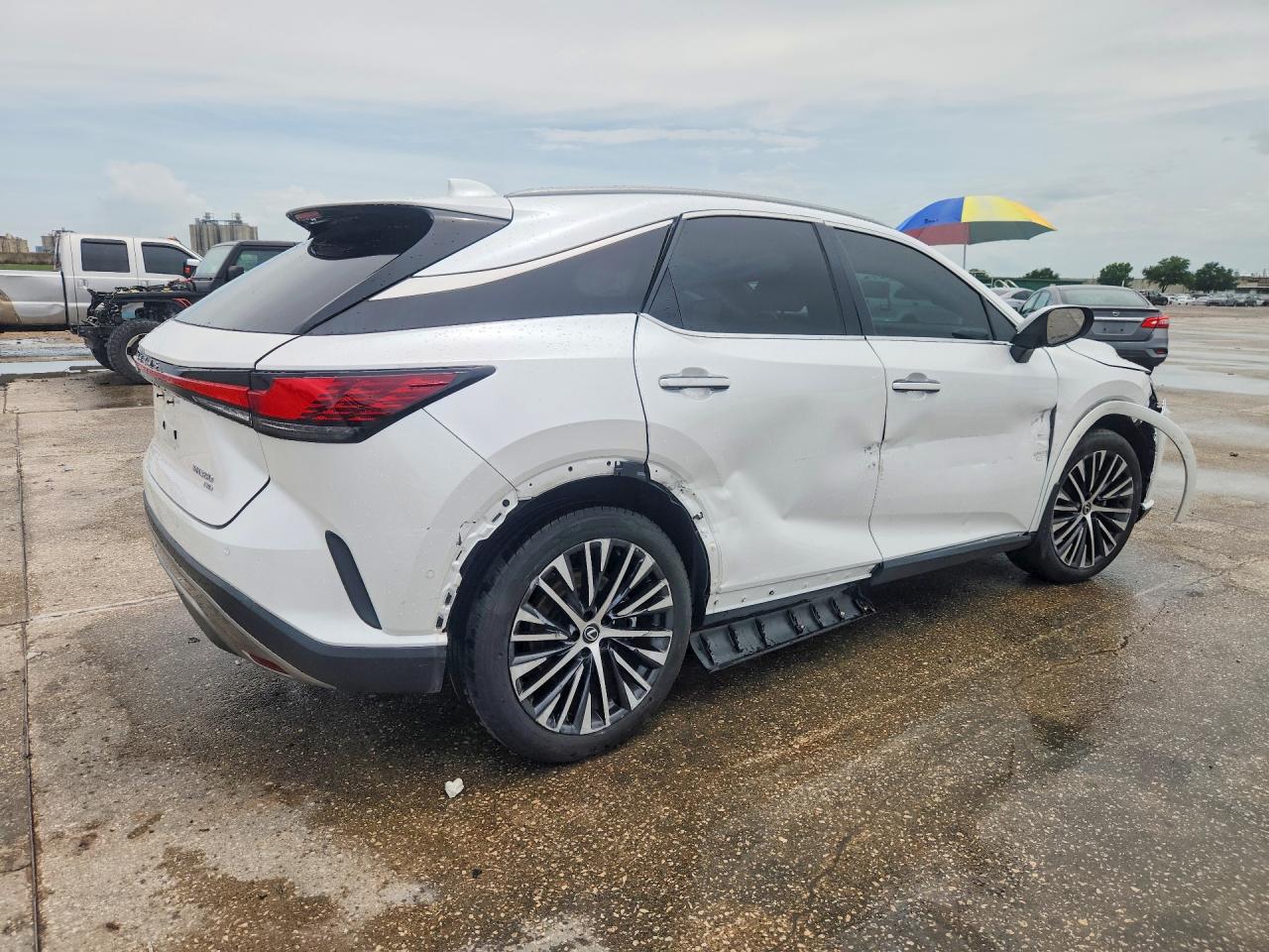 2023 LEXUS RX350