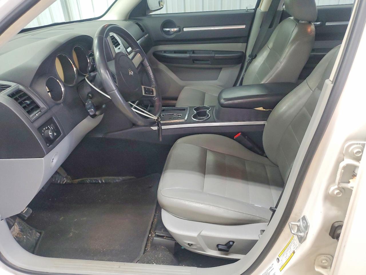 2010 DODGE CHARGER