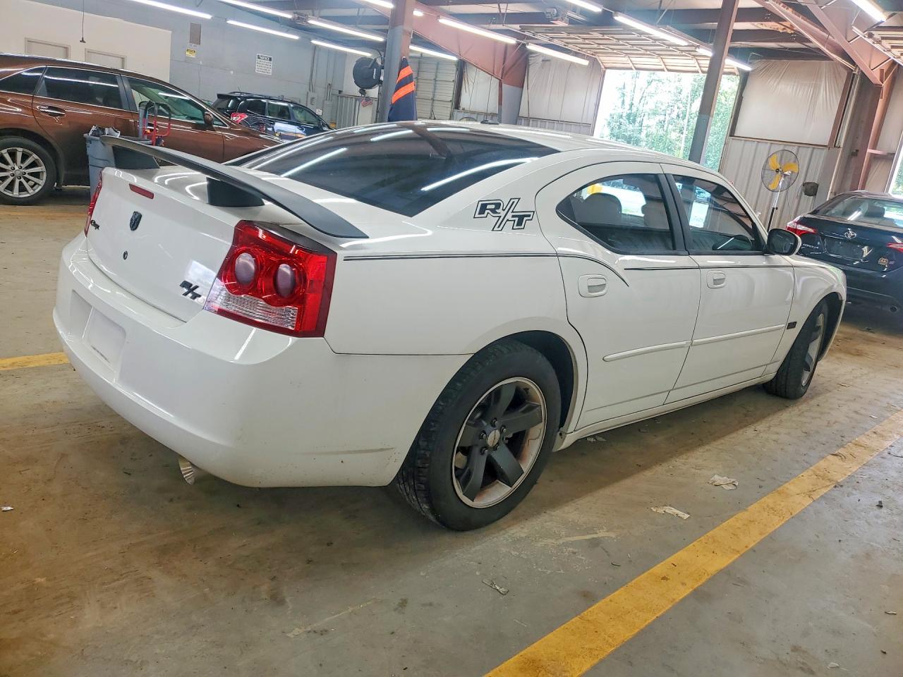 2010 DODGE CHARGER