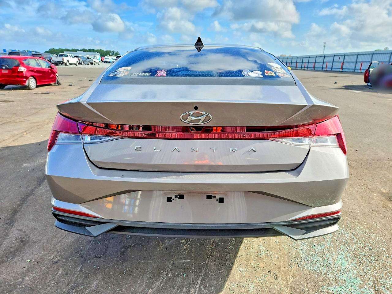 2022 HYUNDAI ELANTRA