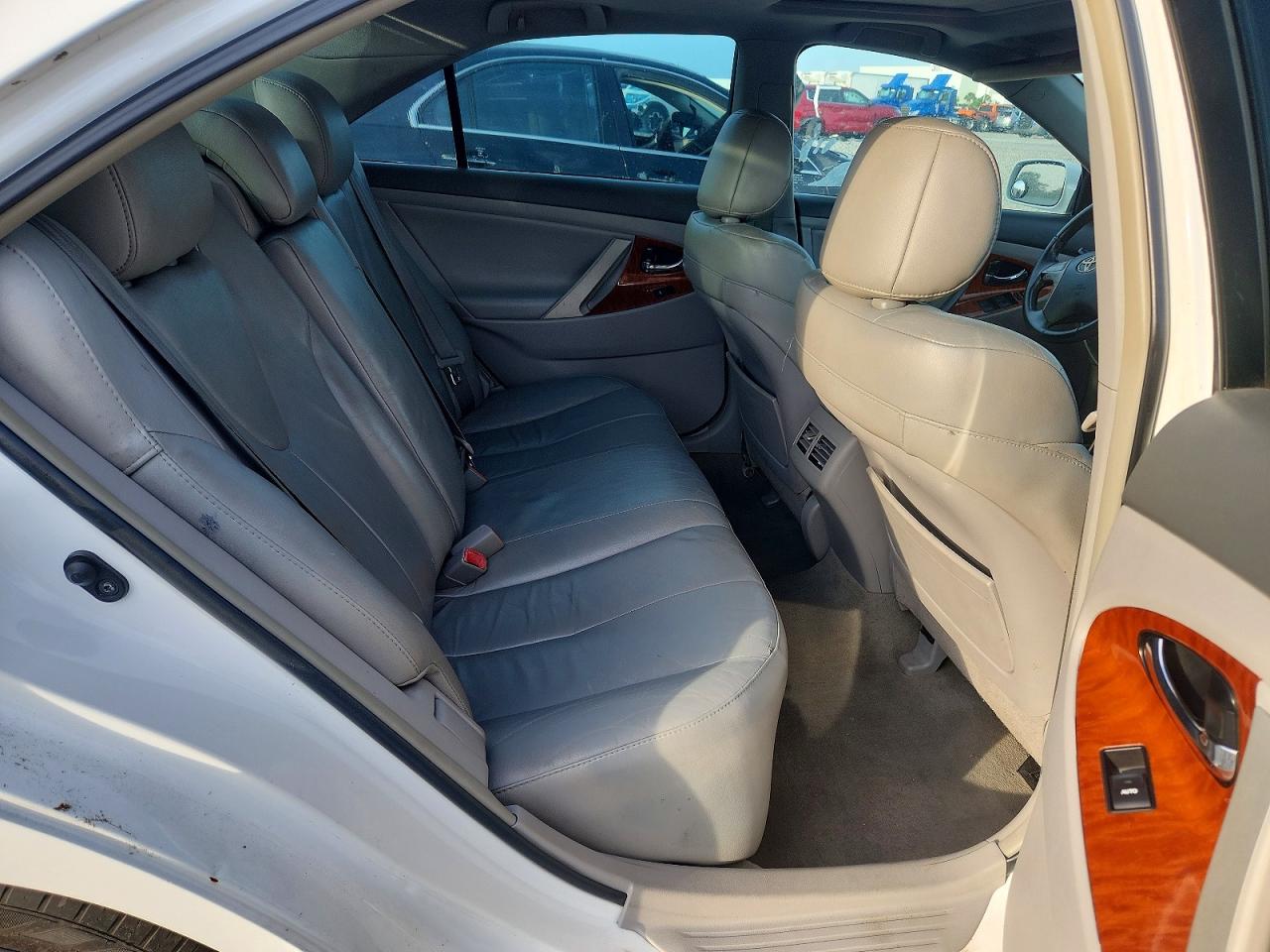 2011 TOYOTA CAMRY
