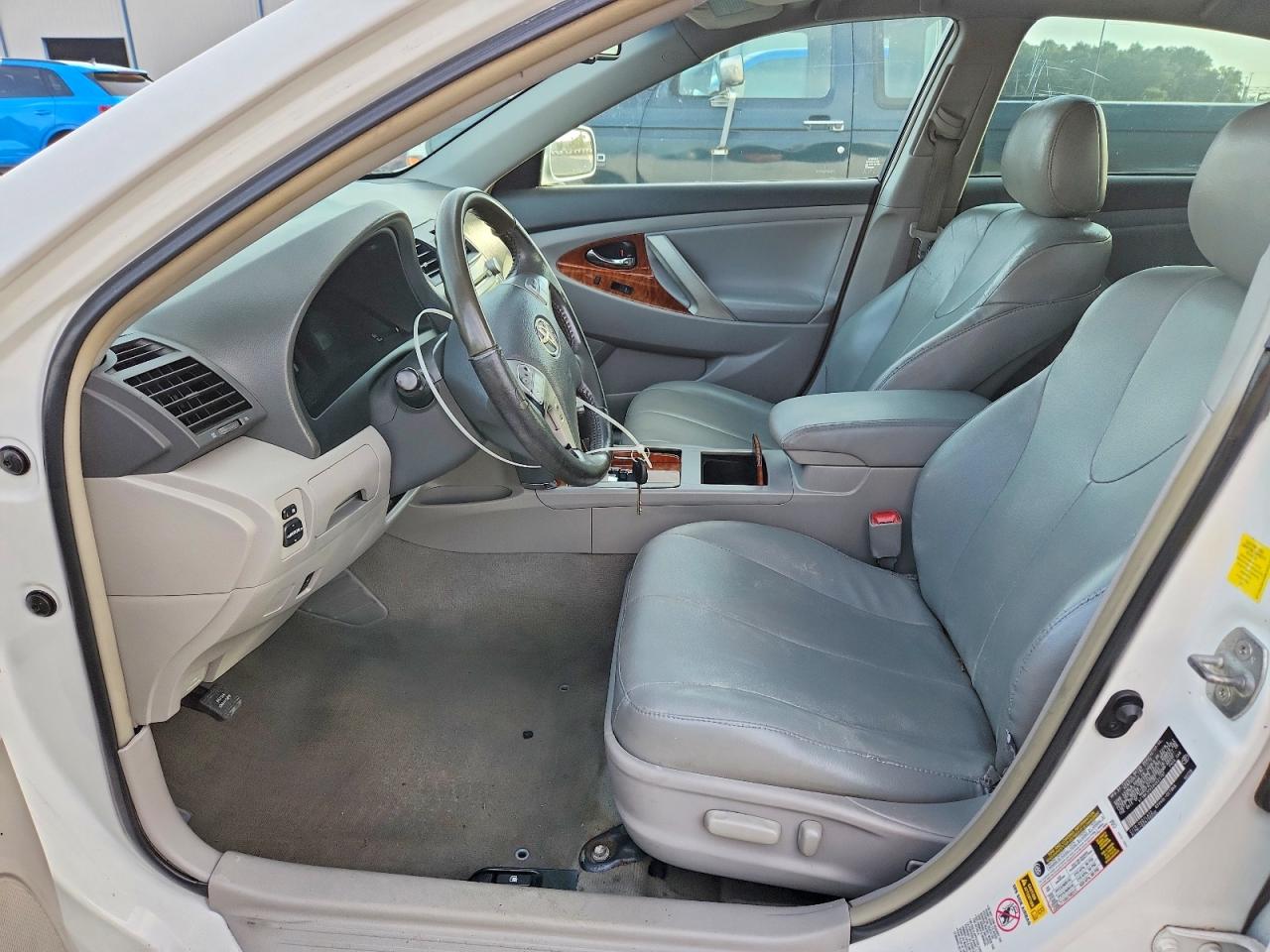 2011 TOYOTA CAMRY