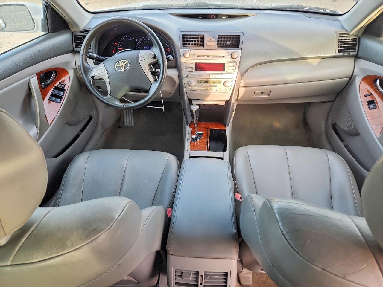 2011 TOYOTA CAMRY