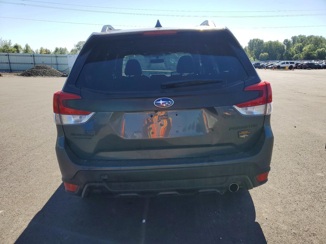 2022 SUBARU FORESTER