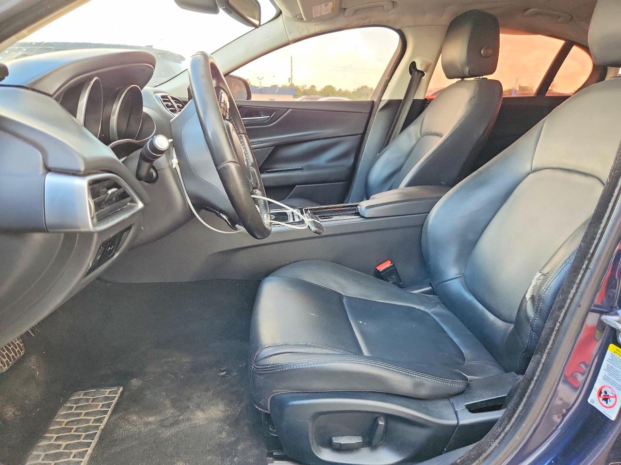 2018 JAGUAR XE
