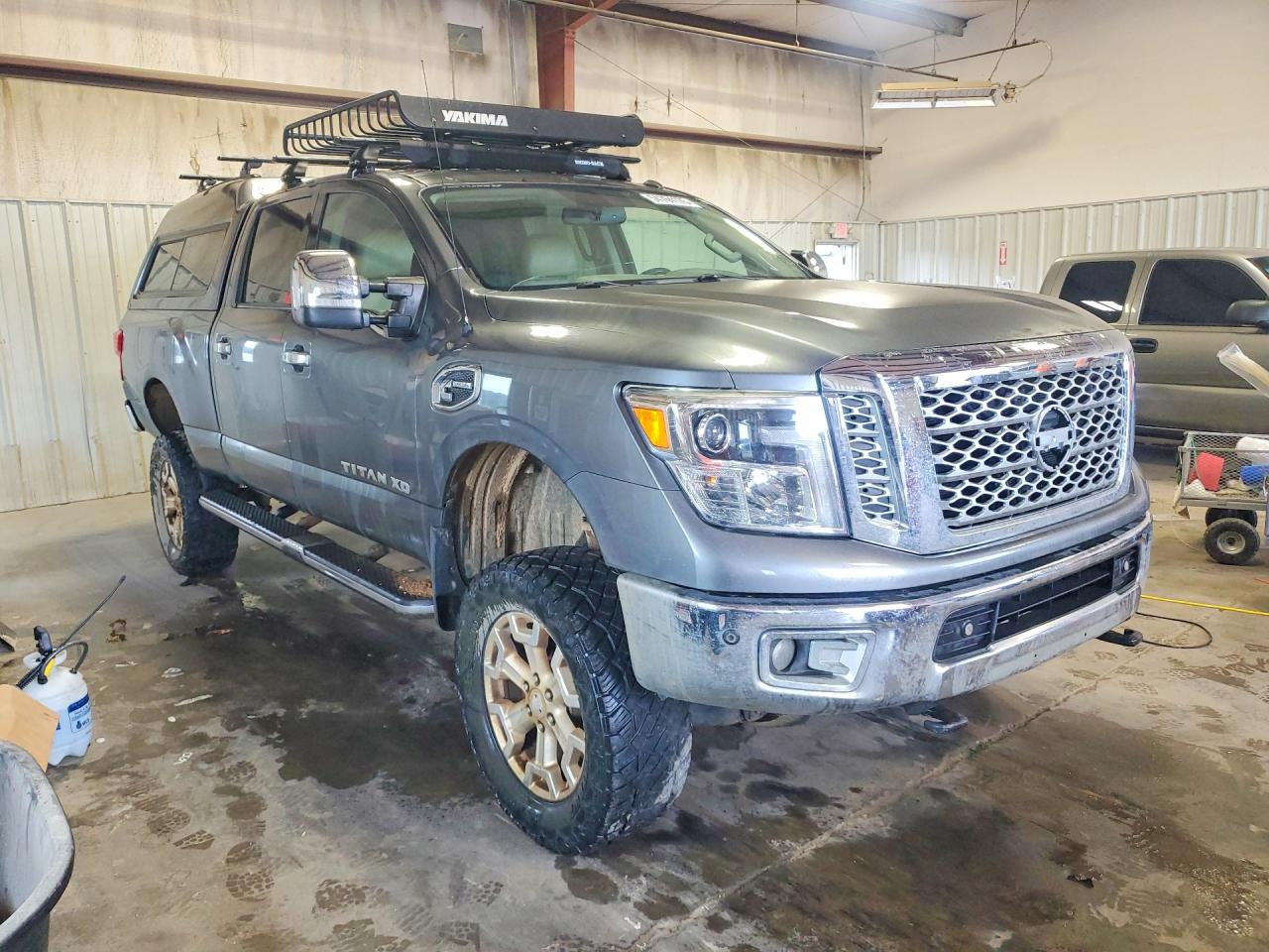 2016 NISSAN TITAN
