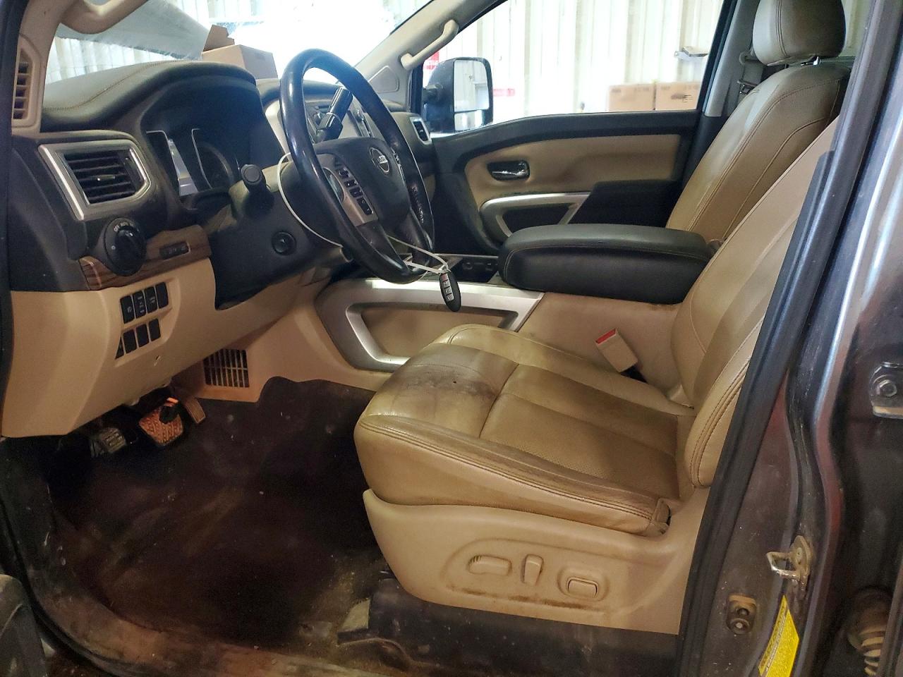 2016 NISSAN TITAN